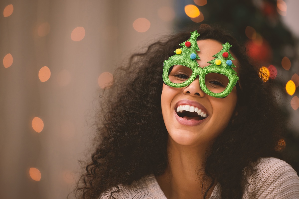 Keep Your Smile Sparkling This Christmas with a Professional Dental Cleaning